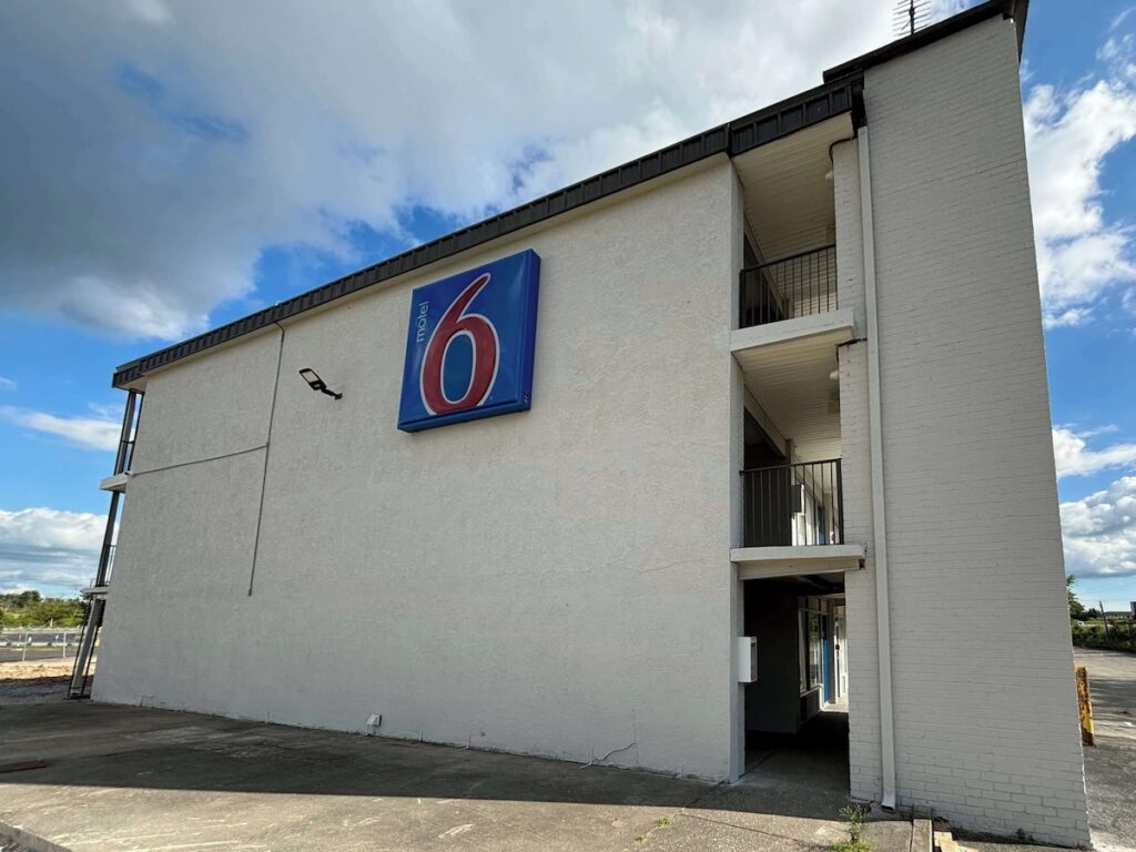 Motel 6 Richmond, KY  EKU Campus Area